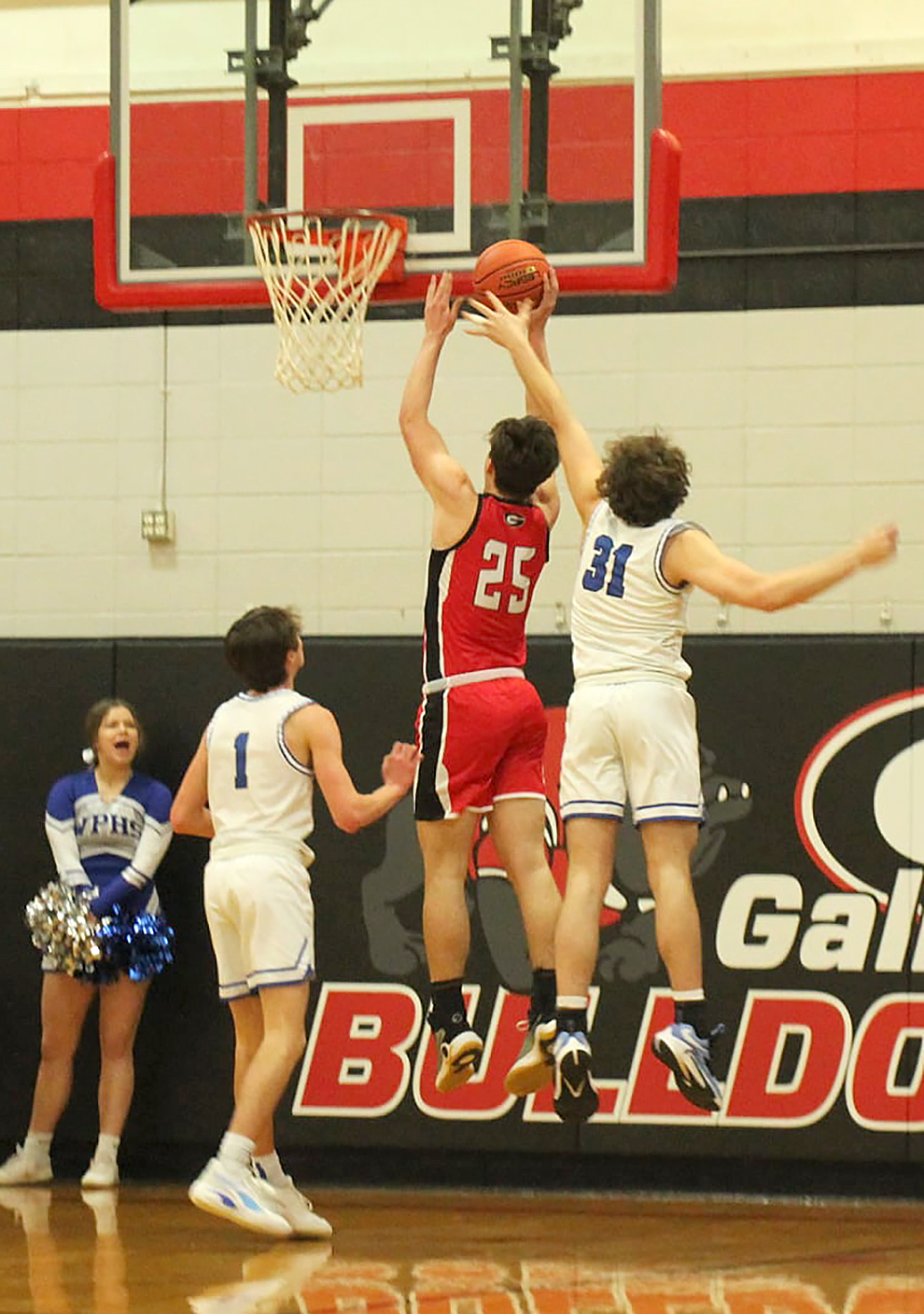 Gallatin Grabs District Title